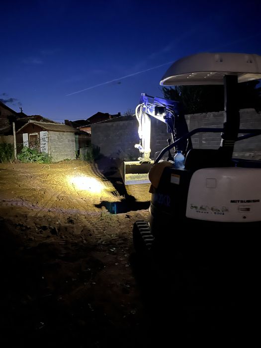 Изкопни услуги с мини багер и самосвал