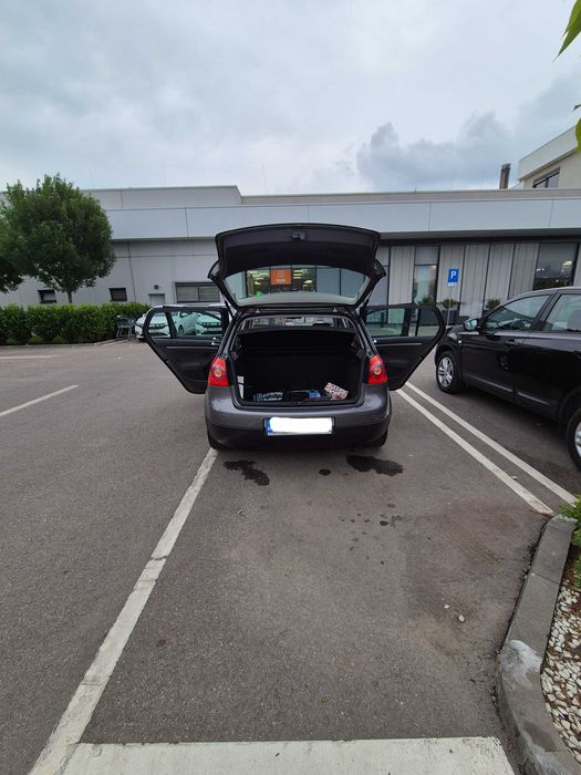 Volkswagen Golf V 1.6 FSI