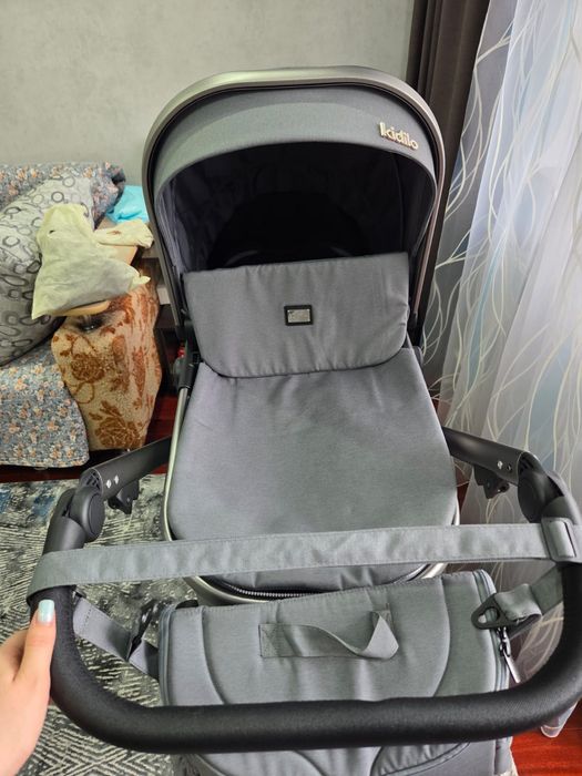 Продам коляску 2 в 1