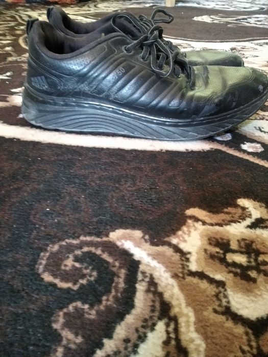 Krasovka Adidas  muskoy nomer rangi qora