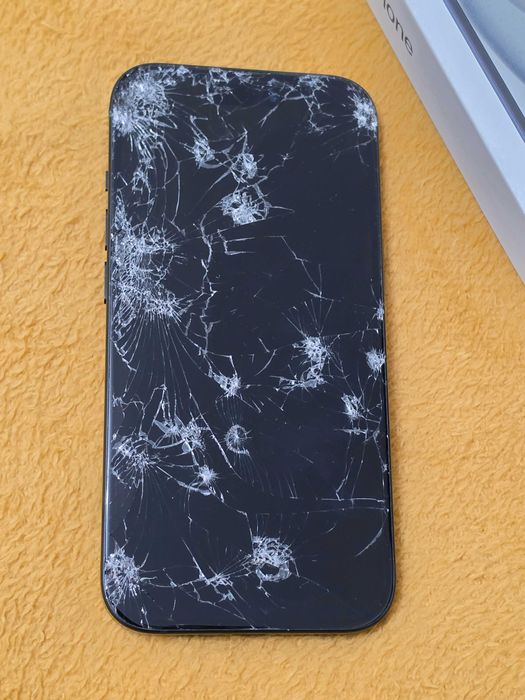 iPhone 15 128GB pentru piese fără icloud