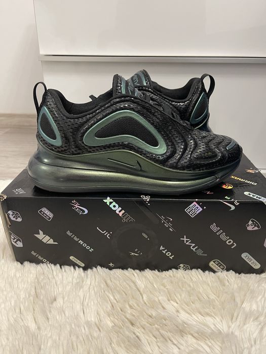 Nike Air Max 720 Sneakers