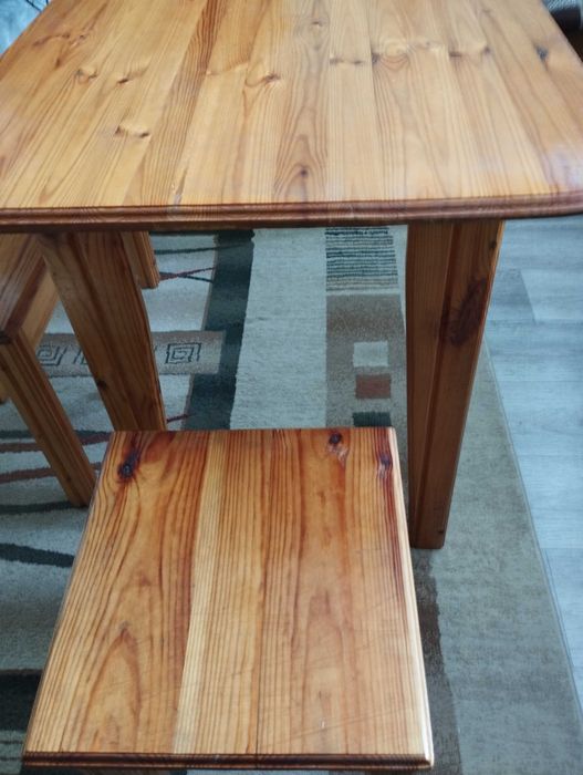 Стол кухонный из дерева