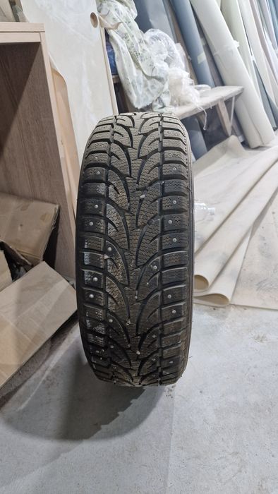 Продам шипованную резину