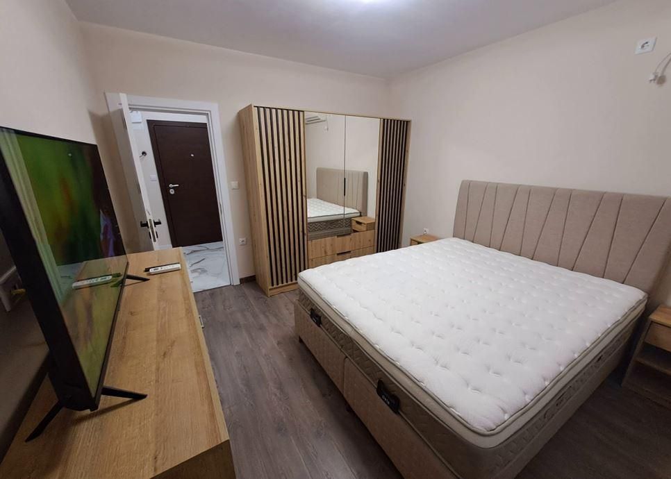 Дава се под наем Двустаен апартамент в Пловдив, Остромила - 66 кв.м за 598.23 € - Снимка #2