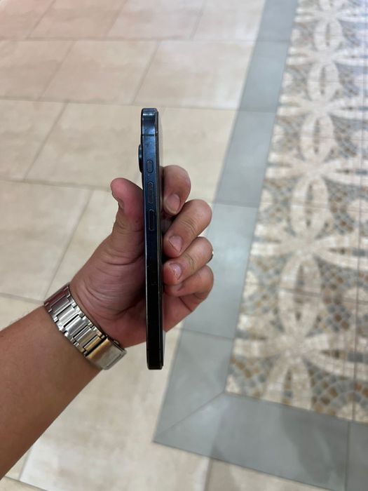 Айфон 15 про.