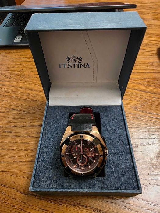 Часовник Festina F16357