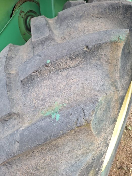 Set anvelope combină agricolă (23.1-26 și 12.5/80-18) cu jante - Stare bună