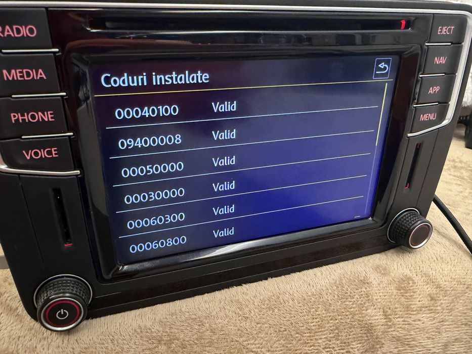 Vând navigație originală Volkswagen MIB2 2020 Harti 2026 Carplay / AA
