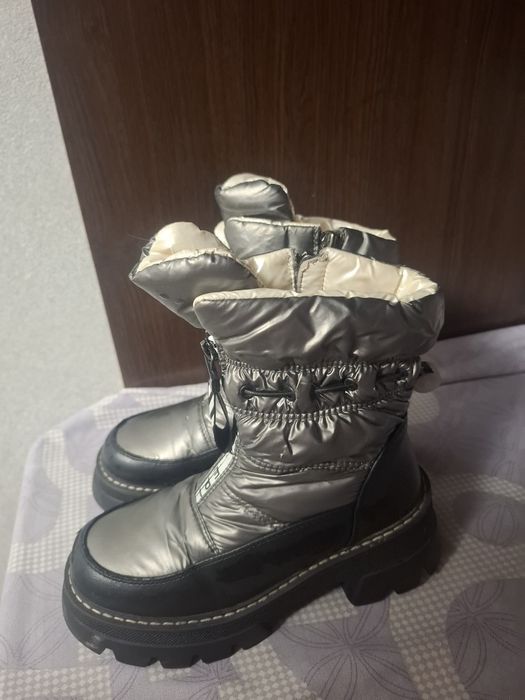 Дутики зимние для девочки 33 р