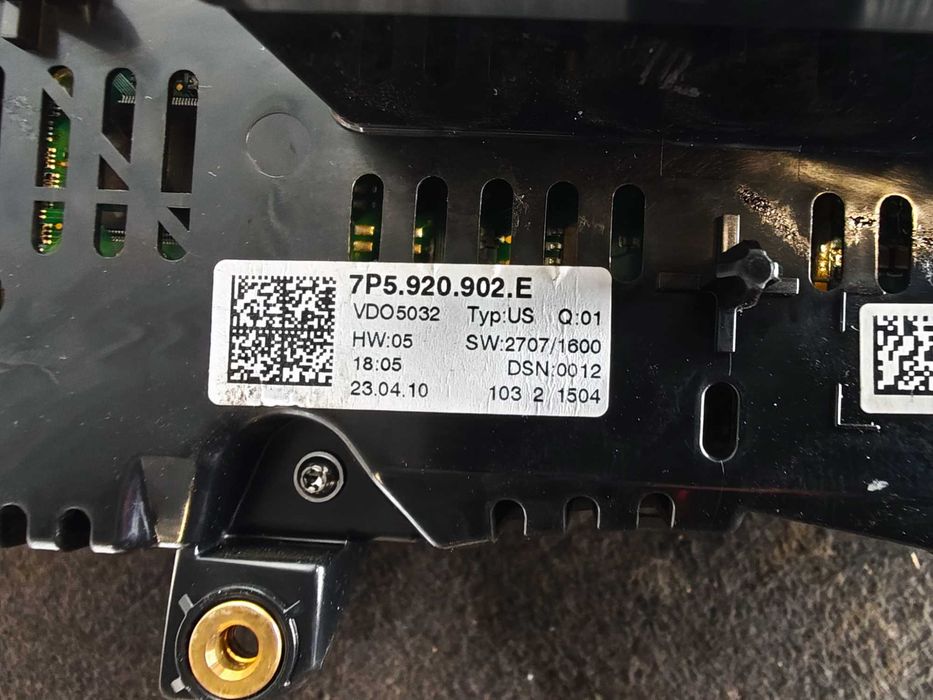 Километраж Porsche Cayenne 4.8 turbo 958 бензин километри табло