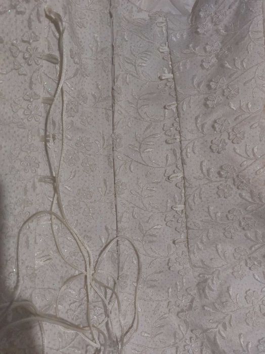 Продам новое праздничное платье