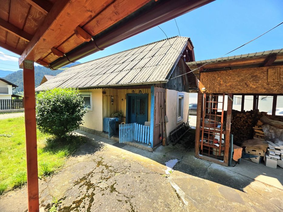 Casa Borca Centru- 5 camere-140mp- teren 1350 mp intravilan -Schimburi /Variante auto + diferența