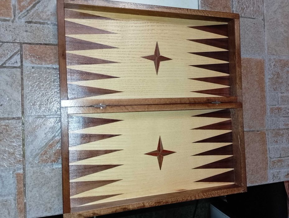 Шах-табла 34/34 с дървени фигури и пулове