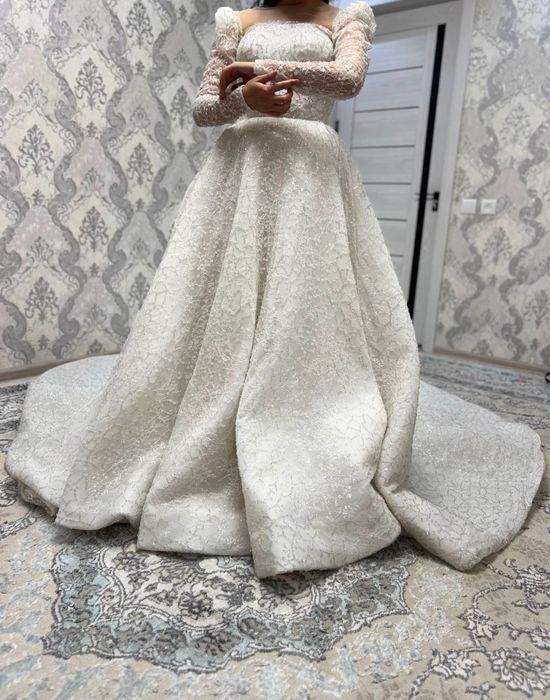 Assalomu alaykum ikkita oq libos sotiladi