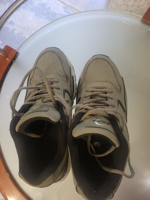 Кроссовки, почти новые, размер 41