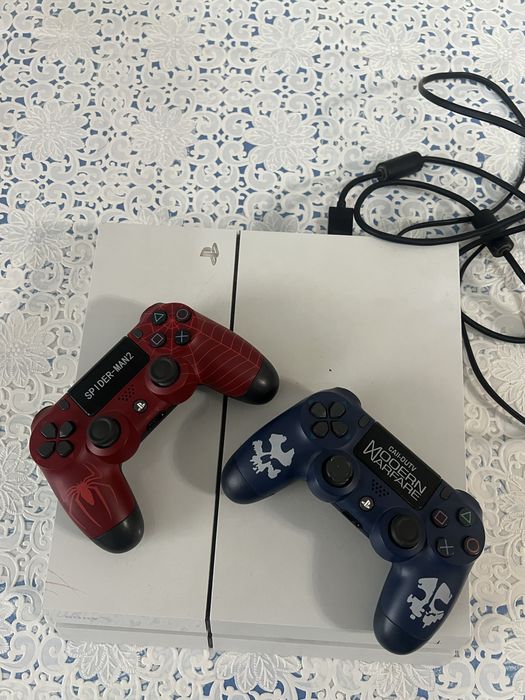 Play station 4fat / 2ta jyostiki bilan