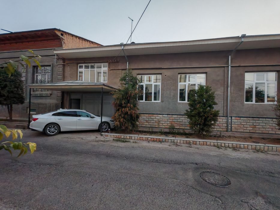 Yangi 16 yilli 12 sotix 6 xona