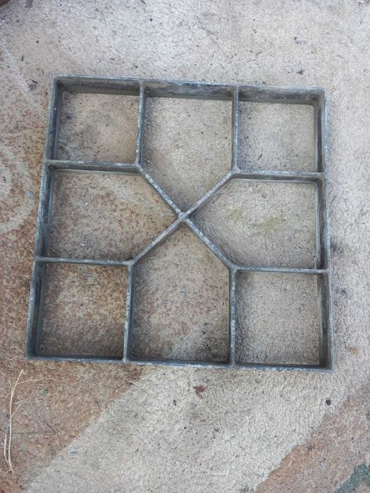 Тротуарная форма для заливки дорожек