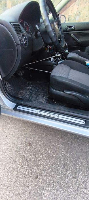 Golf 4 1,6 benzina/2001 ( mai am unul de piese)