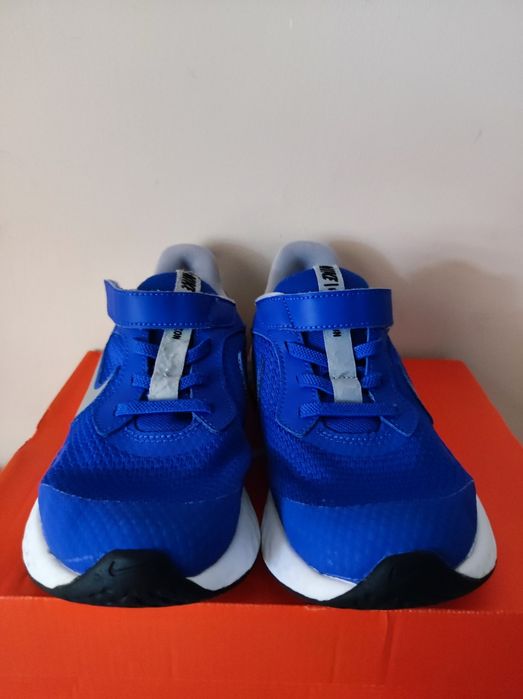 Nike Revolution 5 номер 33