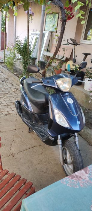 Vând scutere Piaggio Fly 4timpi