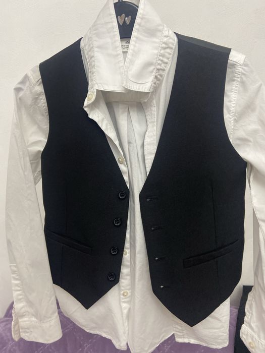 Костюм -тройка  с брюками и рубашкой  H&M ,на  7/8 л