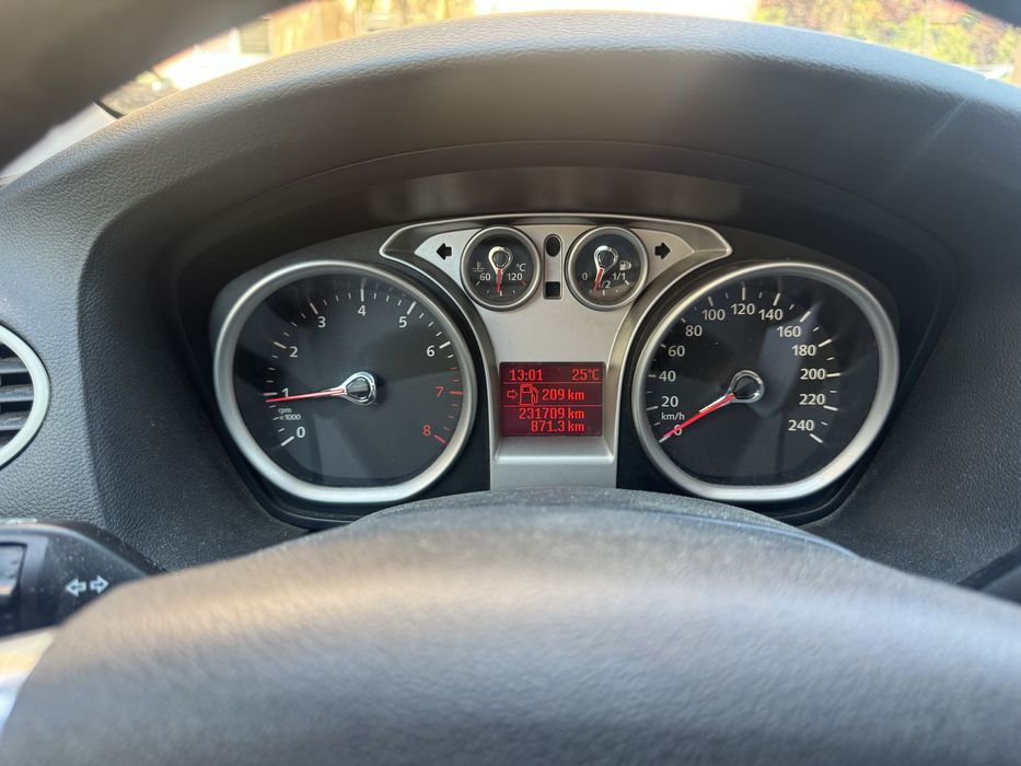 Ford Focus 1.6 Benzină Anul 2010, Cutie Manuală