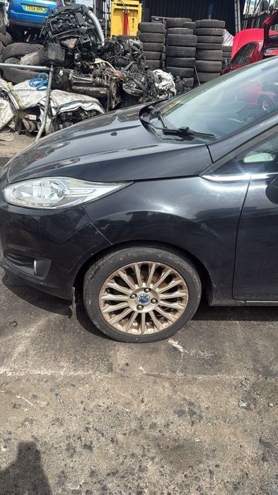 Bara fata aripa far capota trager radiator ventilator Ford Fiesta, an 2015