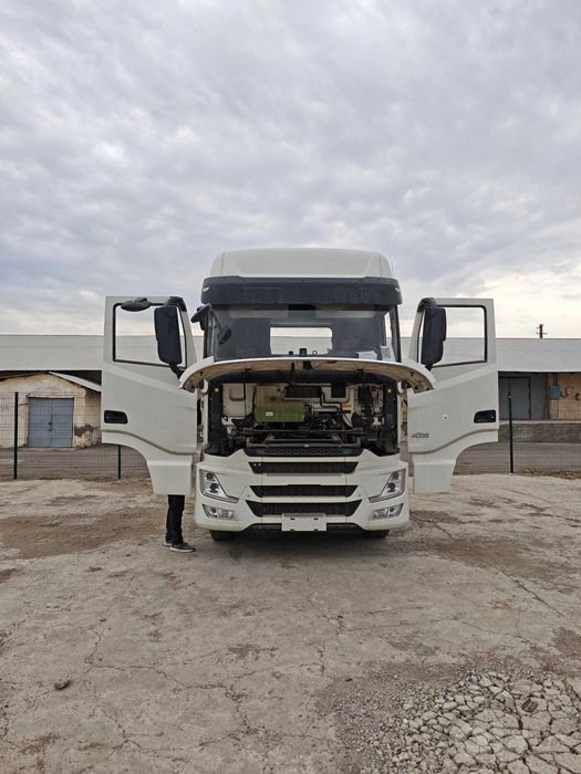 Dongfeng Тягач 6х4
