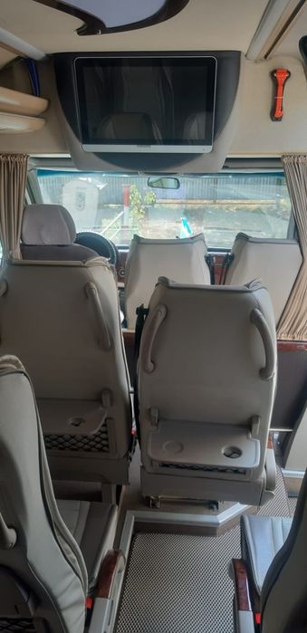 Продам бус Крафтер 18 местный