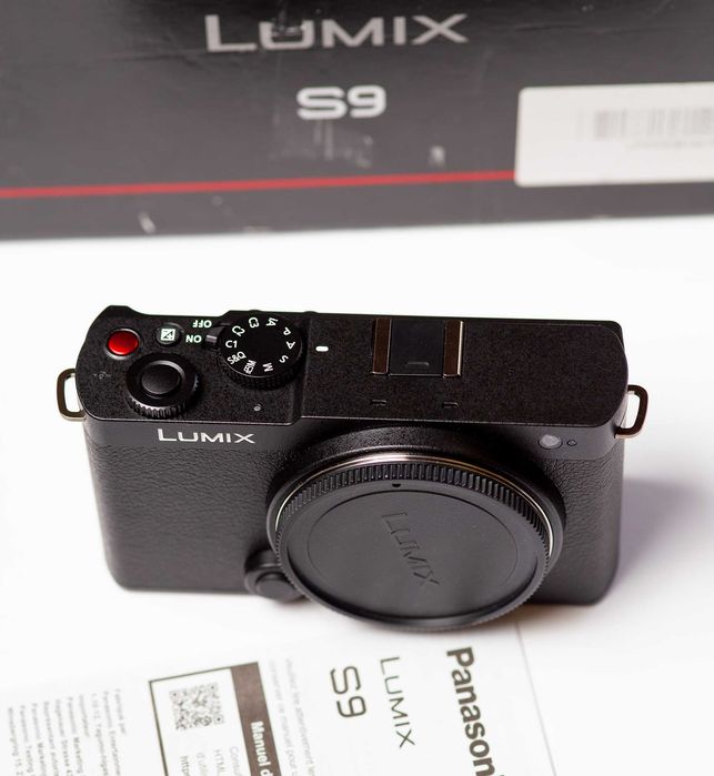 Panasonic Lumix S9