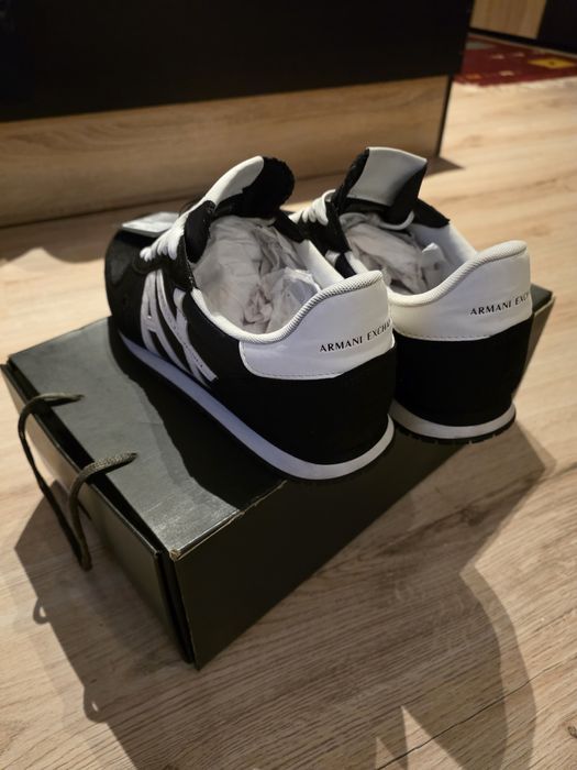 Продават се оригинални обувки ARMANI EXCHANGE