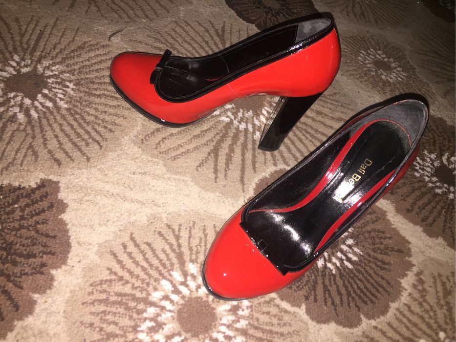 Туфли турецкие. Одевала один раз. Размер 37.