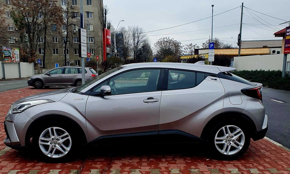 Toyota C-HR Hybrid; 112500 km; 2022 - stare perfecta