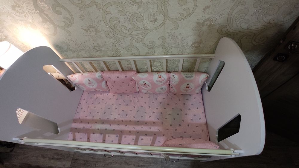 Детская кроватка