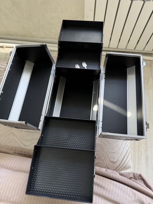 Косметика чемодан новый