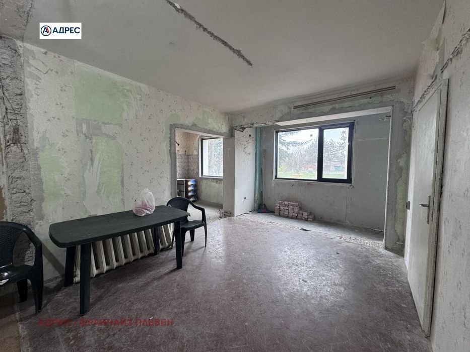 Продава се Двустаен апартамент в с. Ясен, Област Плевен - 68 кв.м за 375 €/кв.м - Снимка #1