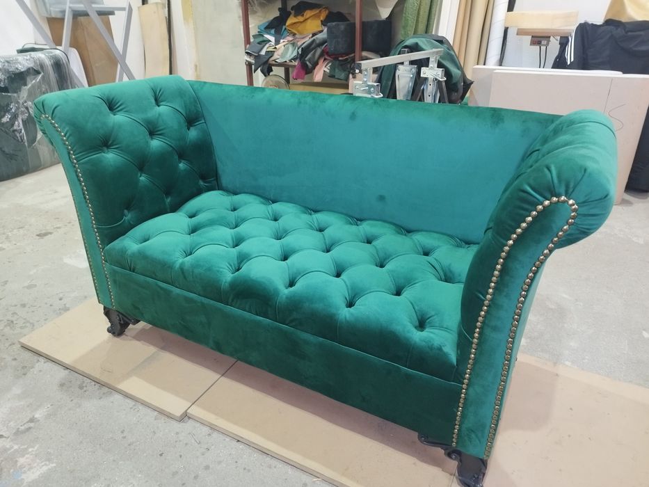 Диванче Честърфийлд - налично