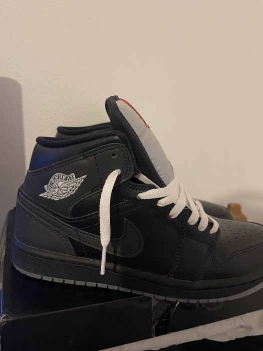 Jordan 1 Mid ca noi