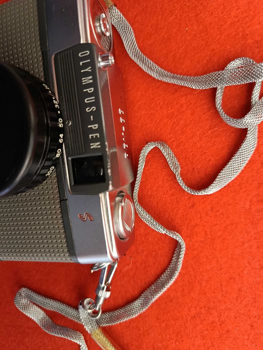 Полукадровый плёночный фотоаппарат олимпус