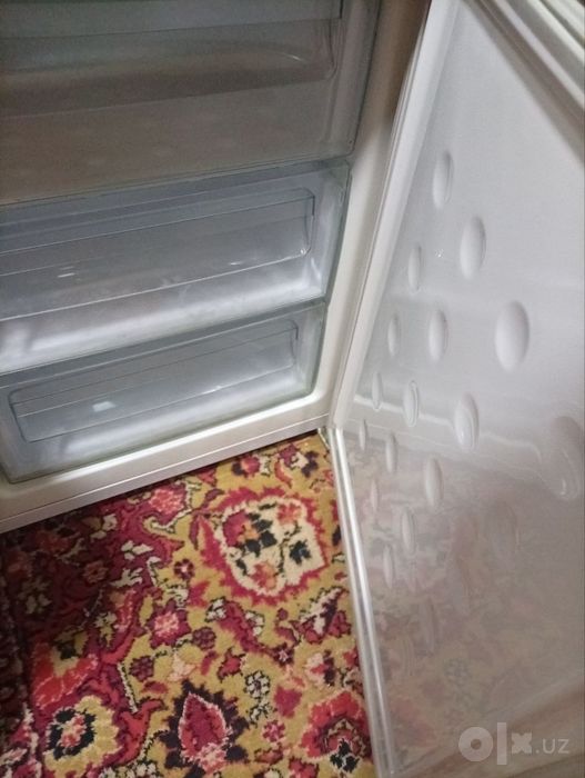 Xaladilnik televizor yotoq mebellari sotiladi