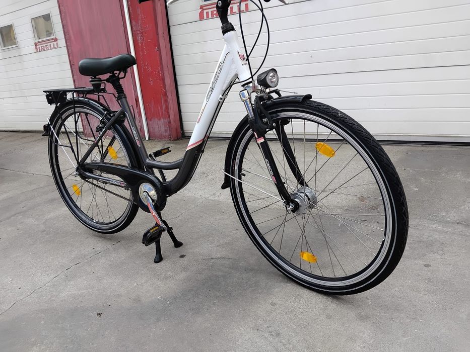 Vând bicicleta din aluminiu pentru damă