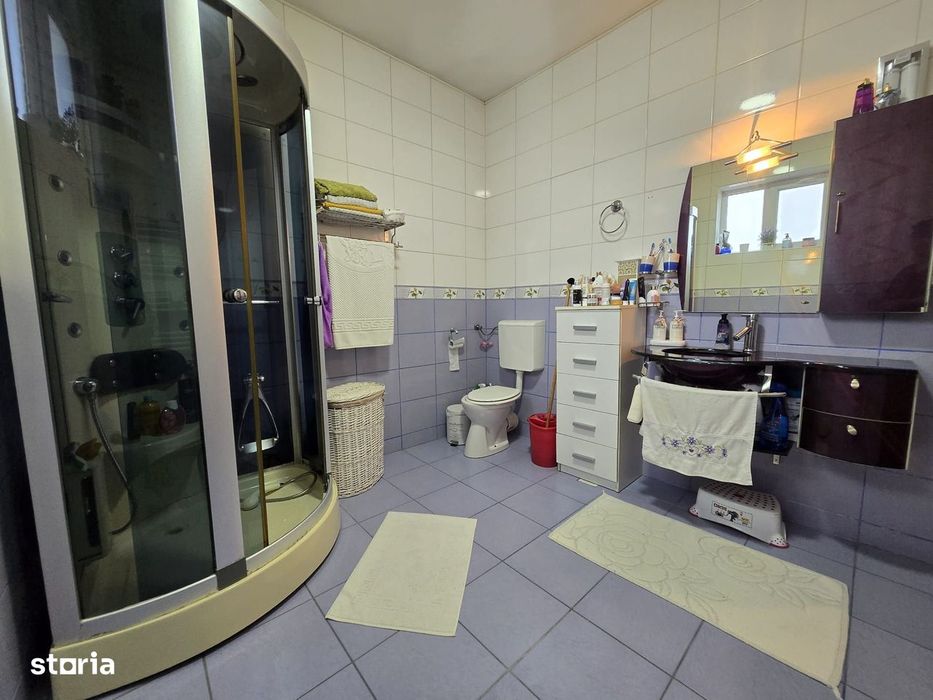 De vanzare-Vila spatioasa cu gradina si foisor-oaza de liniste