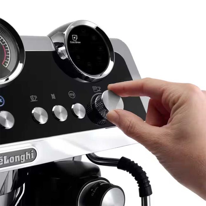 Рожковая кофеварка DeLonghi EC9865.M La Specialista Maestro