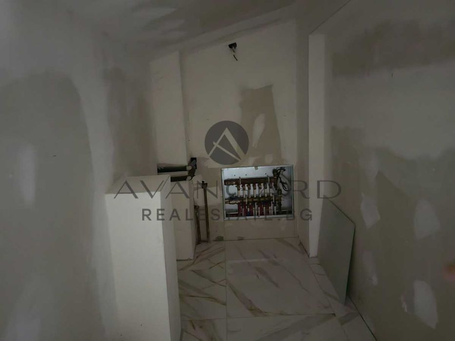 оф.21439 Триетажна Къща Прослав