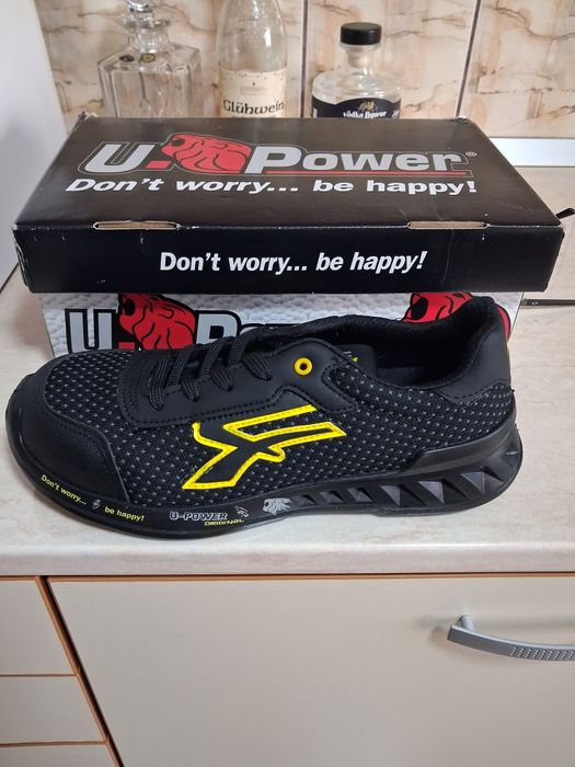 Vând adidas de protecție