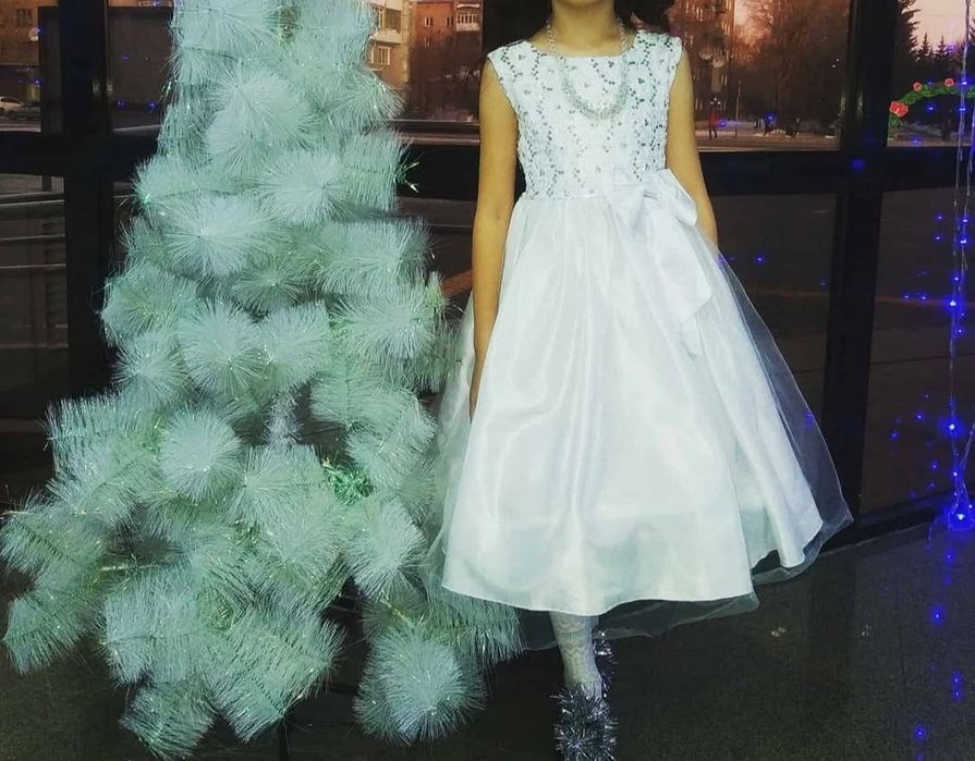 Продам бальные детские платья