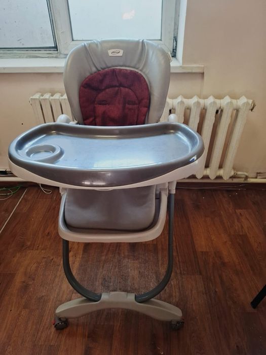 Стул для кормления ребенка