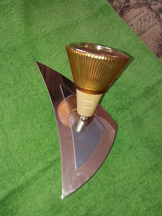 Настенный светильник.